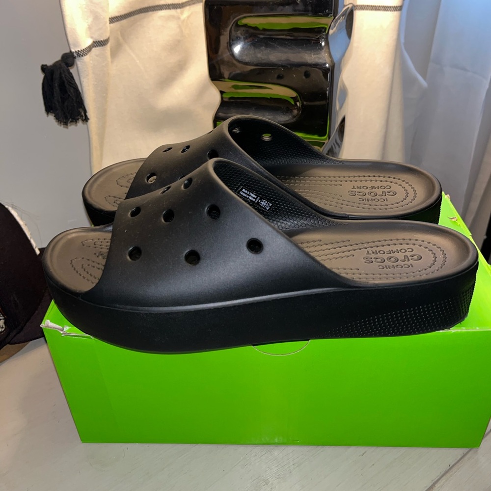 CROCS Black Classic Platform Slides
